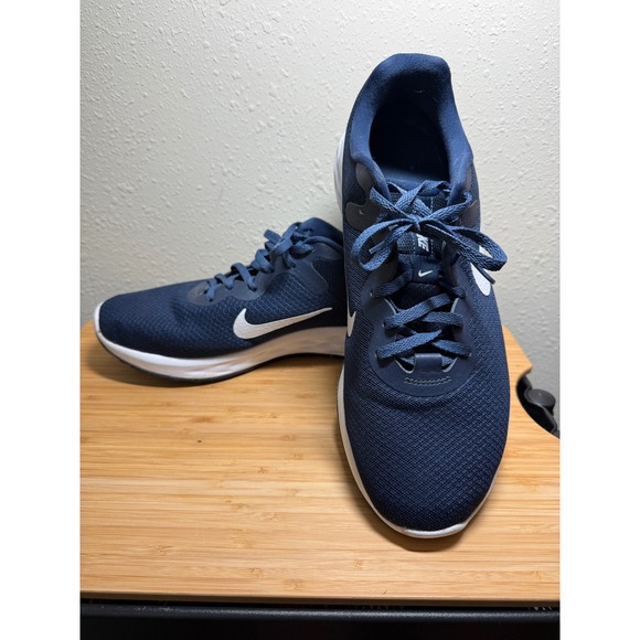 Athletic_Shoes